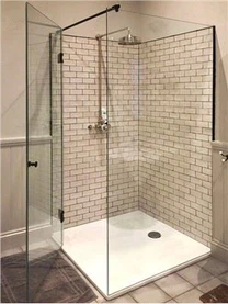 ফ্রেমহীন কাচের ঝরনা ঘের